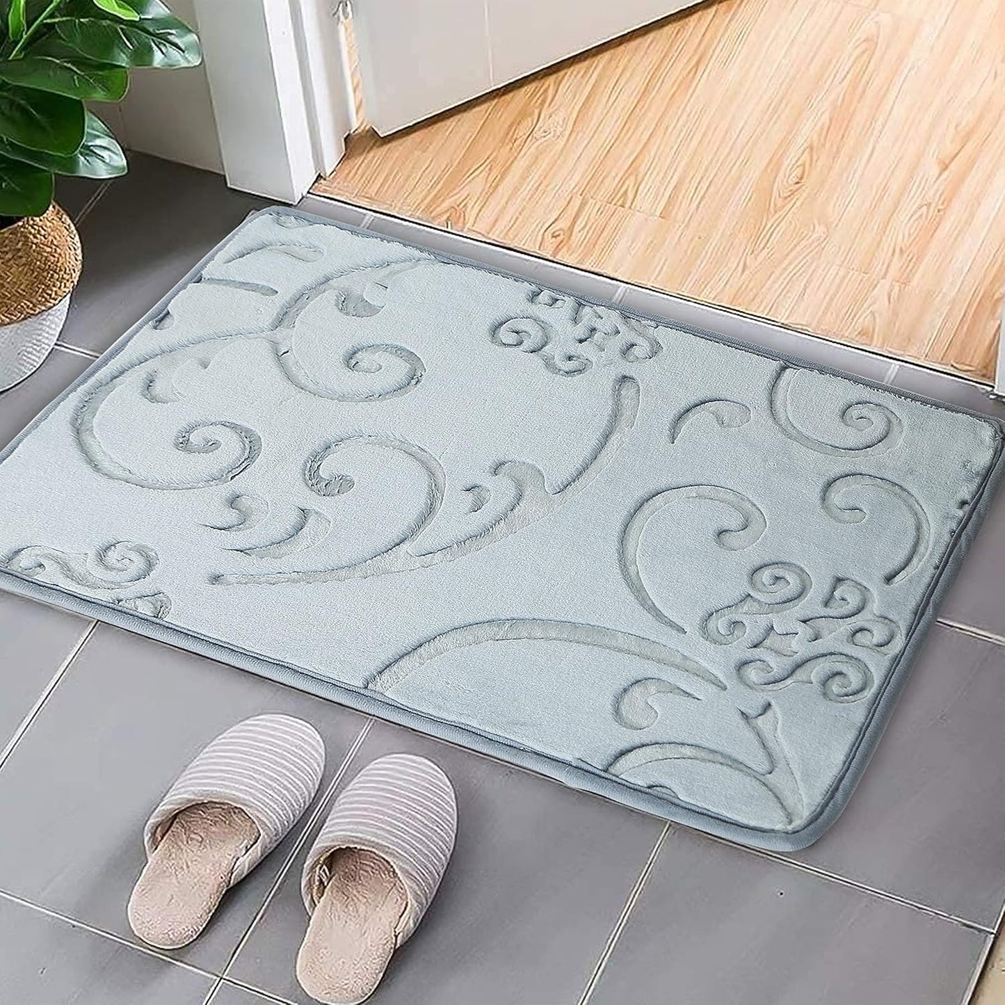 Soft water absorbent rug for bathroom use