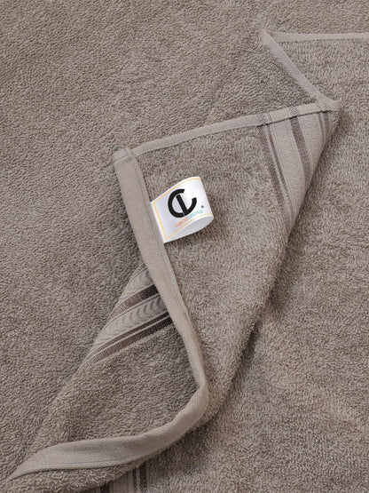 Extra smooth cotton towel with fluffy 600 GSM absorbent fabric