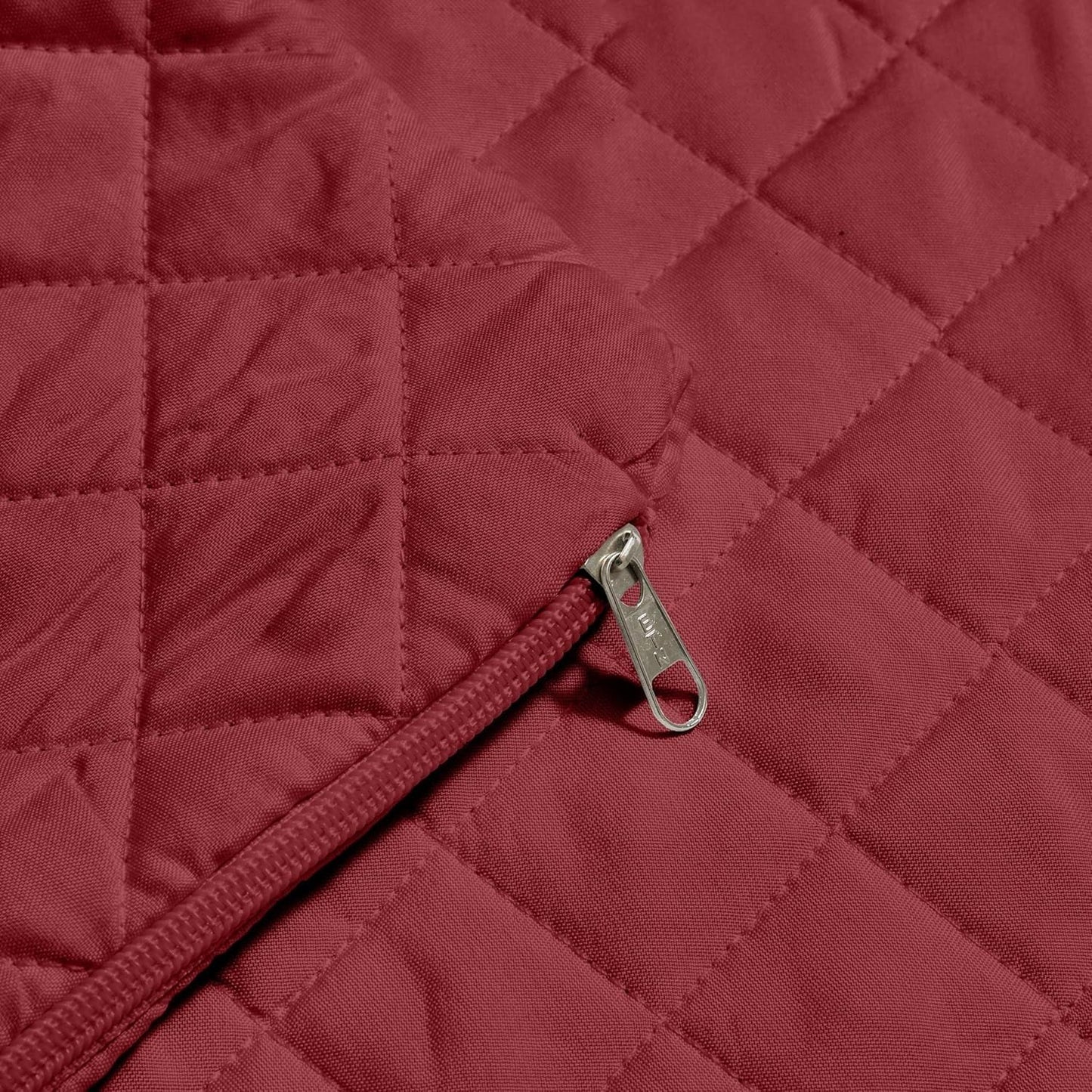 Noiseless quilted waterproof pillow case