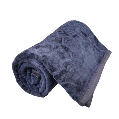 Plush microfiber blanket for double bed