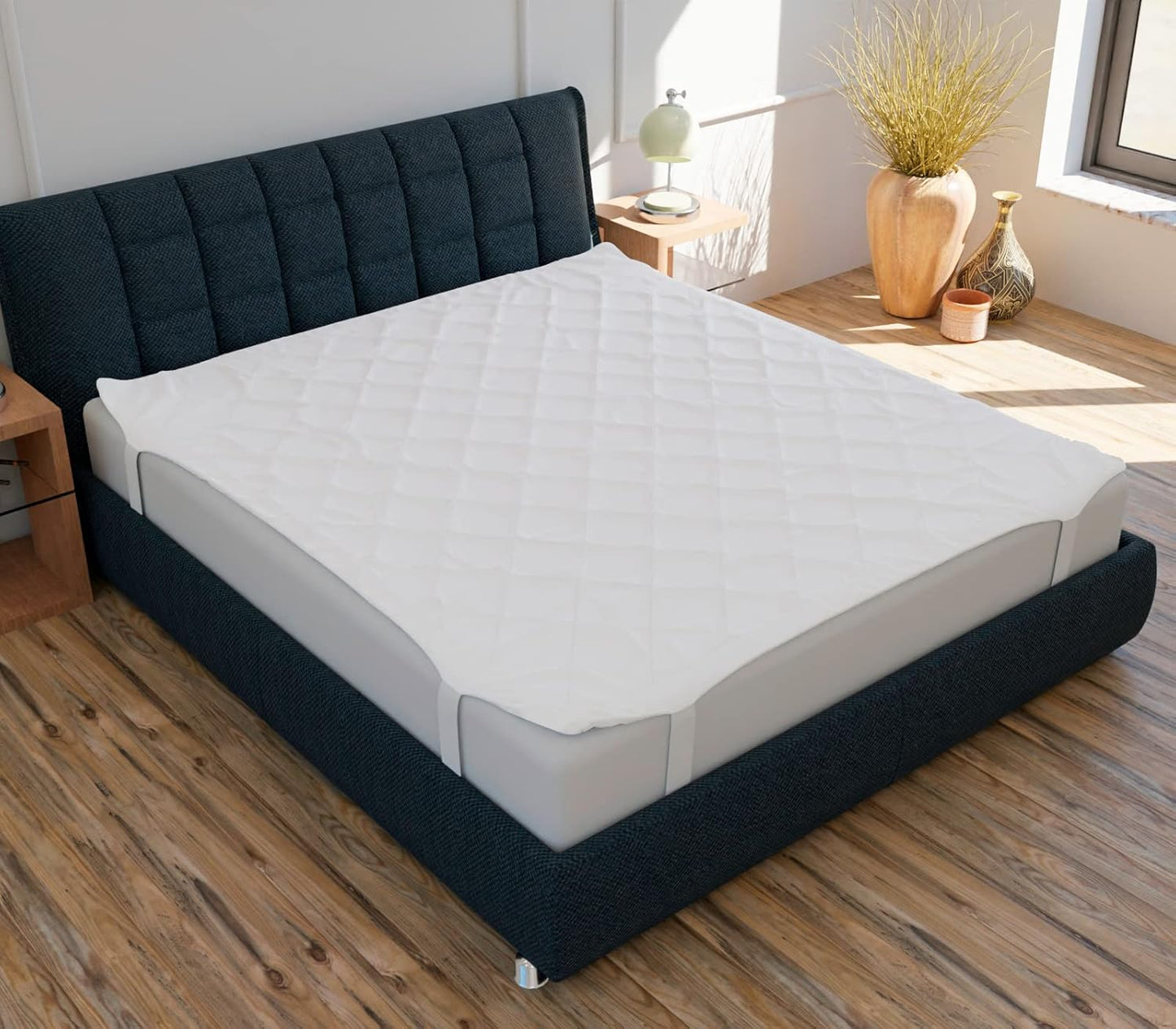 Fitted waterproof mattress protector with elastic corners